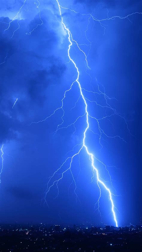 Cool Lightning Strikes Iphone 6 Wallpaper Download Iphone Wallpapers