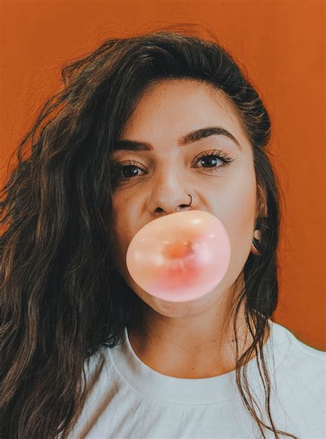 Learn the definition of 'chew with front teeth'. Is Chewing Gum with Braces Bad for Your Teeth? - Doyle ...