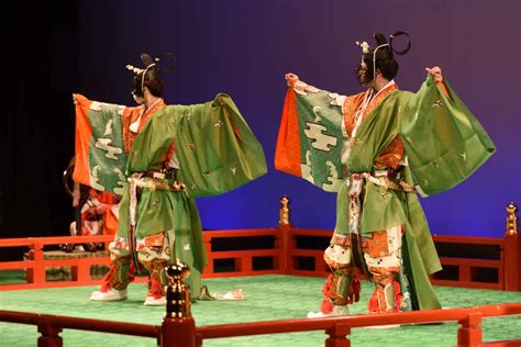 【星のや京都】現代によみがえる源氏物語の紅葉の宴「星のや紅葉賀（もみじのが）」開催 雅楽の舞で色づく紅葉を優雅に楽しむ特別イベント｜2021年