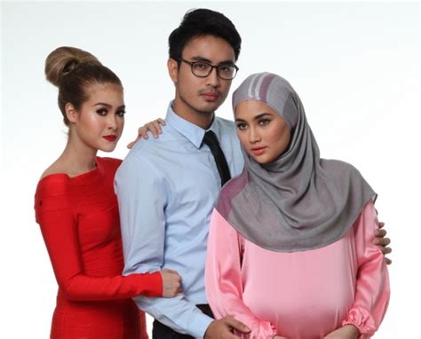 Selain itu, mereka telah memasukkan 50 pek darah dan sebanyak itu jugalah yang keluar. Seks Suami Isteri malam Aidilfitri