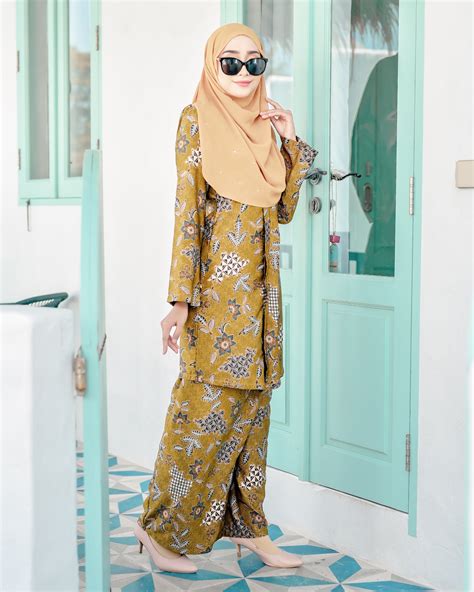 Baju Kebarung Batik Dobby Aima Biscotti Gold Muslimahclothing