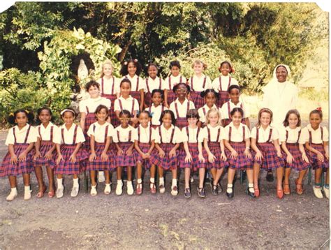 Photo De Classe CE1B De 1987 COUVENT SAINT JOSEPH DE CLUNY Copains D
