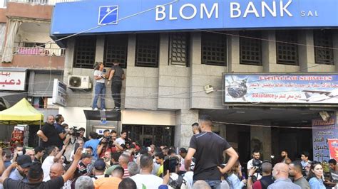 Lebanese Banks To Shut Indefinitely After Flurry Of Holdups Cnn