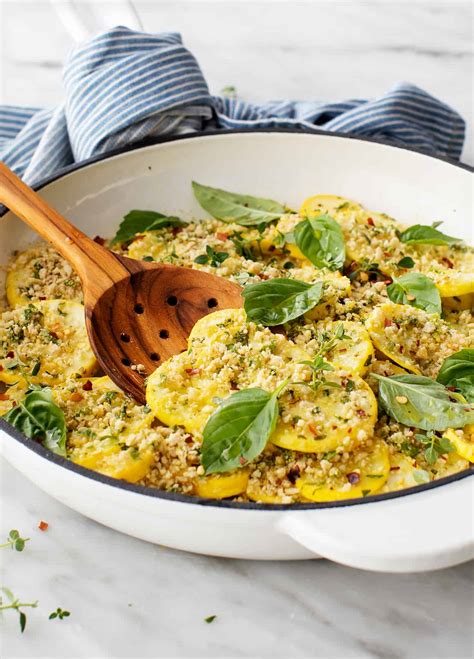 Simple Skillet Yellow Squash / Get Recipe Videos