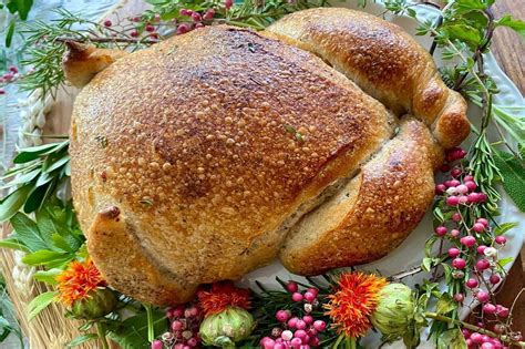 This Turkey Shaped Sourdough Is My Favorite Thing On The Internet Right