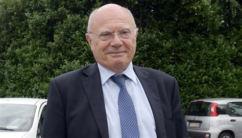 Aspro botta e risposta tra stefano bonaccini, governatore dell'emilia romagna, e il professor massimo galli, responsabile di malattie infettive dell'ospedale sacco di milano. Coronavirus, Galli contro i virologi: "Non è diventato più ...