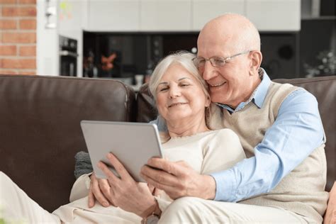 7 Things Seniors Should Know About Social Media