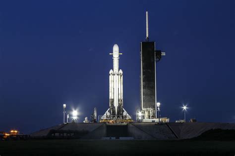 Spacex manufactures launch vehicles to operate its launch provider services and to execute its various exploration goals. Falcon Heavy: SpaceX is now targeting launch of the Falcon ...