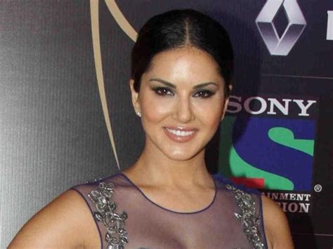 Sunny Leone Is A Rockstar Celebs Support Actor After Her Tv Interview