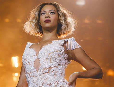 Beyonce Sells Record 617 000 Copies Of New Album In 3 Days On Itunes