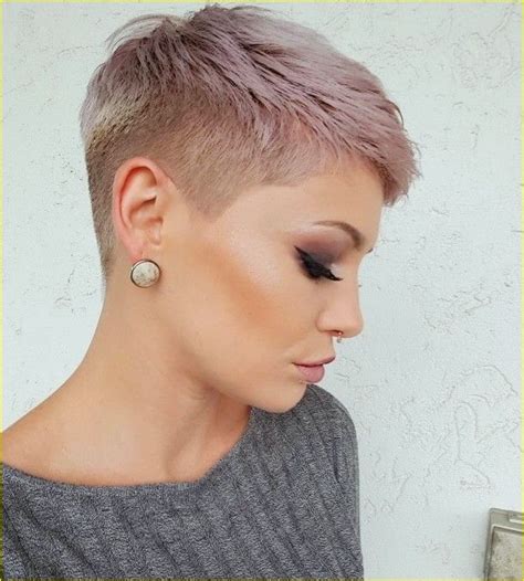 Easy 90's inspired hairstyles for short hair! 15 Kurze Undercut Frisuren Jahr 2019-2020 / frisurtrend ...