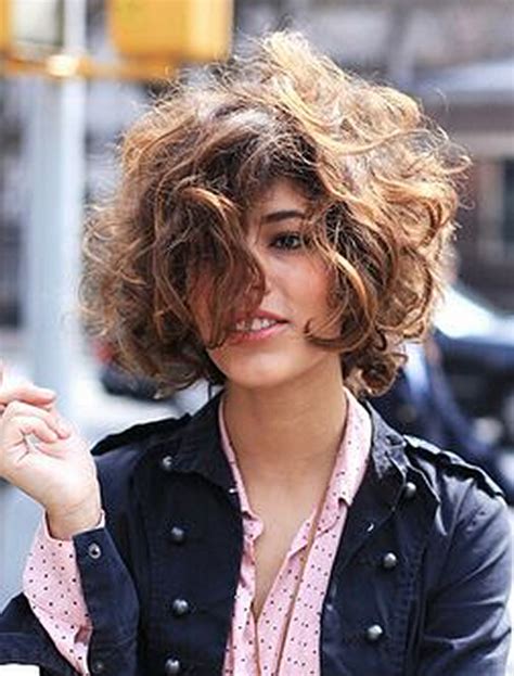 30 Easy And Chic Messy Hairstyles And Updos