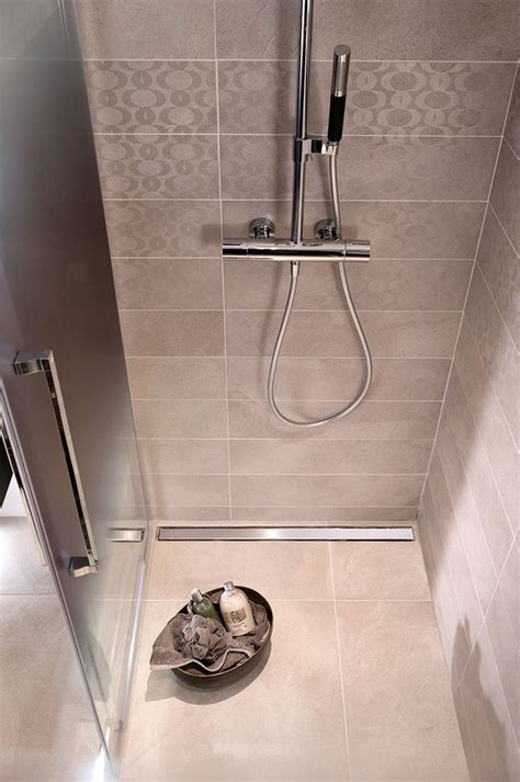 Discover more posts about italienne. Douche à l'italienne - OSAKA GRAPHITE - Mobalpa - en verre ...