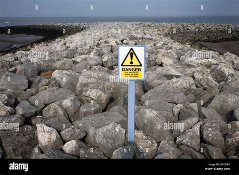Danger Sign On Rocks Hi Res Stock Photography And Images Alamy