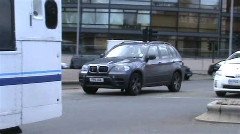 An unmarked bmw 5 series from the metropolitan police seenresponding to an incident around lambeth roundabout, london. Metropoltian Police BMW X5 Unmarked Responding - YouTube