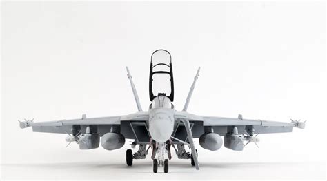 На сегодня является основным боевым самолётом вмс сша. EA-18G Growler - Model Aces