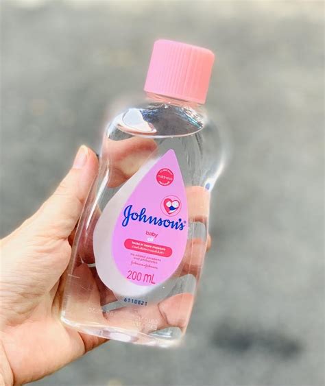 Dầu massage và dưỡng ẩm Johnson s baby Oil