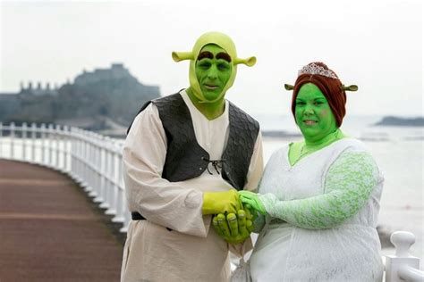 Shrek Wedding Couple Dresses As Princess Fiona And Shrek For Their