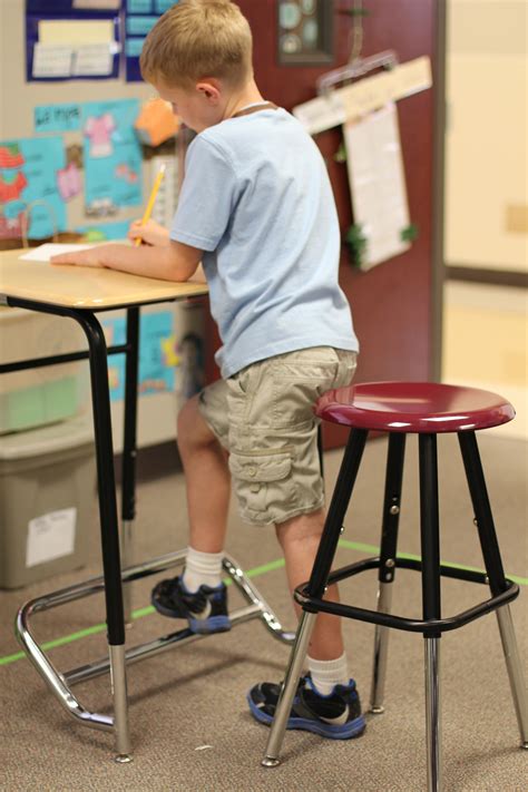 Sdadi adjustable height standing desk student desk with swinging footrest optional for standing and seating 2 modes, black l1010bfbt. How Standing Desks Can Help Students Focus in the ...