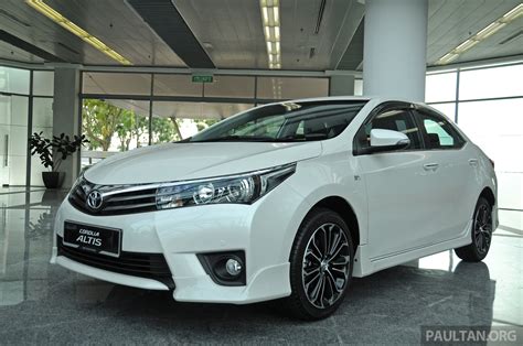 In terms of safety, all variants of the toyota corolla altis comes. Toyota Corolla Altis 2014 Red