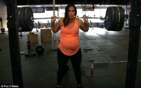 Pregnant Mom Kept Up Her Crossfit Workouts Until Day