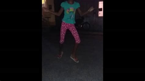 Menina Dançando Bumbum Granada Youtube