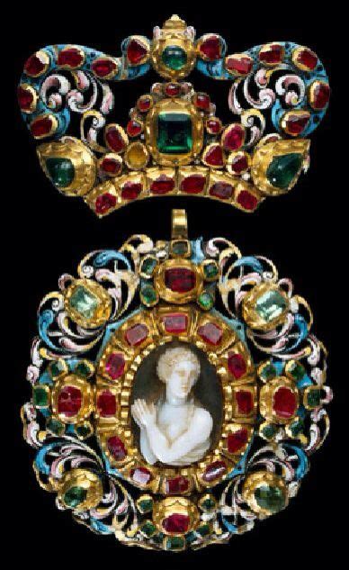 Pin de Caitlin Al-Ansari en Jewels | Joyas antiguas, Joyería antigua ...