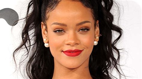 Rihanna 24