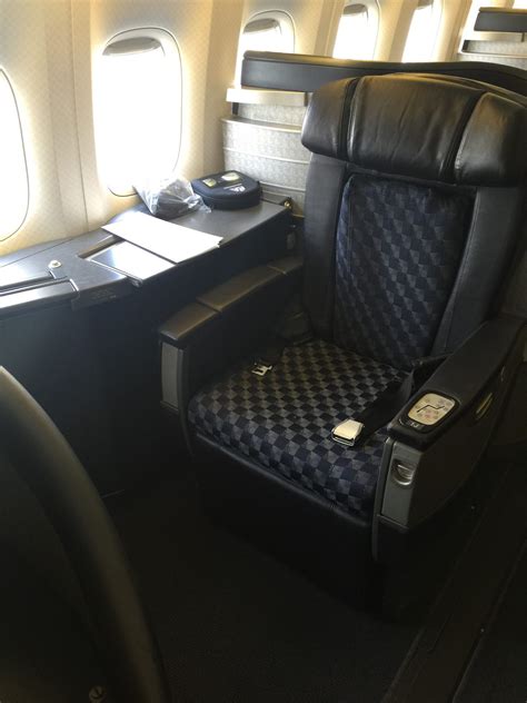 American Airlines First Class Boeing 777 200 London Heathrow Lhr To