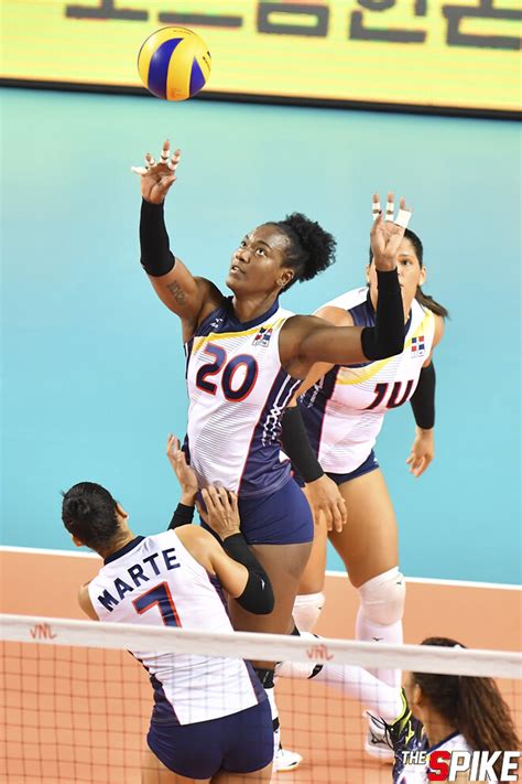 배구 경기는 한 팀이 6명으로 구성된다. 포토화보 2019 VNL 도미니카공화국, 한국에 3-1로 승리