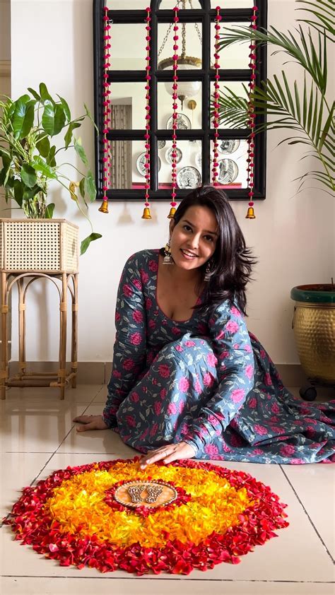 Sonakshi Awana | Episode 1 - Tyohaar ki Raunak And here we are making a ...