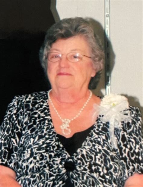Obituary For Elaine Walker Gay Little And Davenport Funeral Home