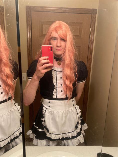 Sissy Exposer On Twitter A Cute Sissy Maid I Doing In My Dms Who No