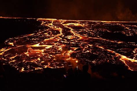 Premium Photo Glowing Lava At Night Fagradalsfjall Volcano Iceland