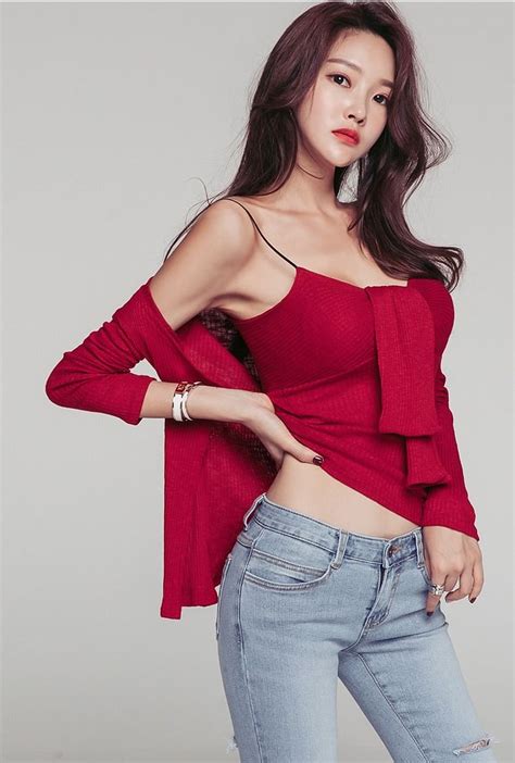 Jung Yun 정윤 Beautiful Asian Women Delicate Features Asian Hotties Korean Model Fair Skin