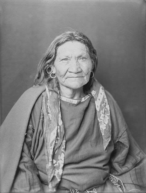 12tagnaiblackfootwoman1900 So Beautiful Native American Warrior Native American Women Native