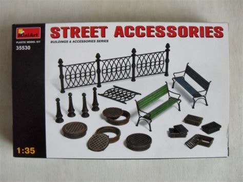 Miniart 135 35530 Street Accessories Model Figures