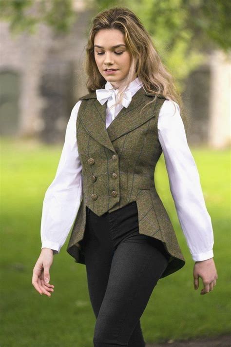 Elizabeth The Stalwart Voyage Of The Dawn Tr Waistcoat Vest Outfits
