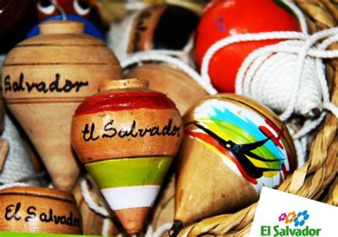 La función del juguete en los niños es la de apoyar el desarrollo de múltiples aspectos de este, tanto el físico como el psicológico. Qué es el desfile del Correo - El Salvador mi país
