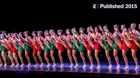 Review Rockettes In ‘radio City Christmas Spectacular The New York Times