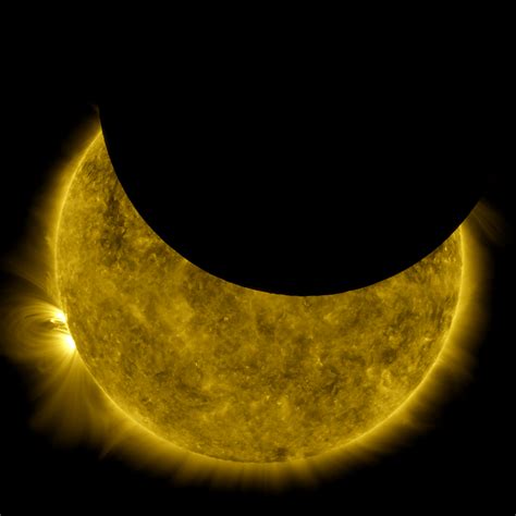 Season 1 aired from february 13, to april 3, 2015, on every friday at 21:30 for 8 episodes and season 2 aired from september 5 to 26, 2018. The Moon and Sun: Two NASA Missions Join Images | NASA