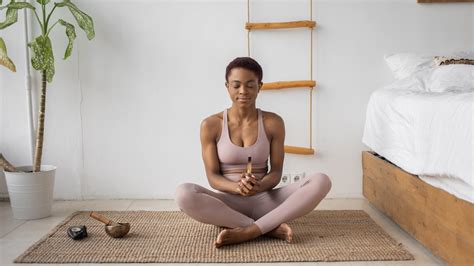 4 Surprising Ways Meditation Can Improve Your Life Pleasenotes