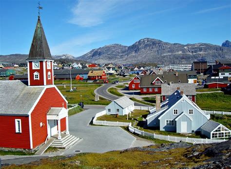 Fond Décran Nuuk Groenland église Ville Maison Montagnes