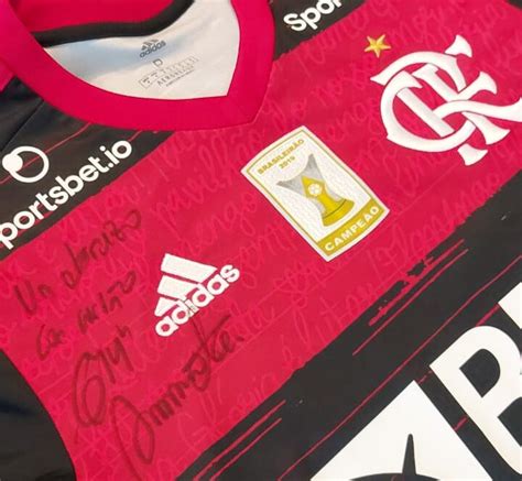 Ele recebeu a prestigiada camisa número 10, anteriormente usada pelo lendário diego forlán. Arrascaeta doa camisa autografada para leilão beneficente ...