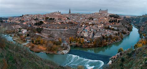 Photo Toledo Spain Castile La Mancha Tagus River Rivers From Above