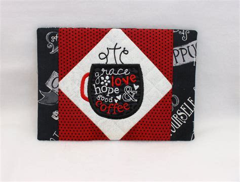 Grace Coffee Mug Rug · Omas Place Machine Embroidery Designs