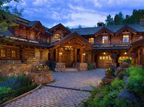 Romantic Rustic Log and Stone Home in Mountain Village