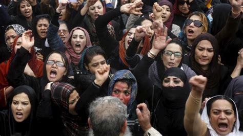 آنچه از خشونت علیه زنان افغانستان در سال ۹۴ می‌دانیم bbc persian