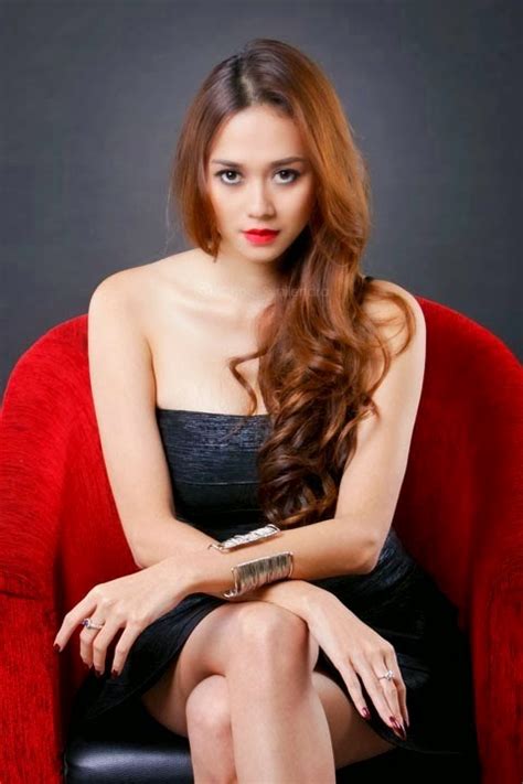 Profil Dan Foto Foto Hot Aura Kasih Di Majalah Pria Dewasa Terbaru