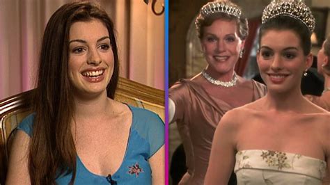 The Princess Diaries FLASHBACK Anne Hathaway FANGIRLS Over Julie Andrews Celeb Hype News